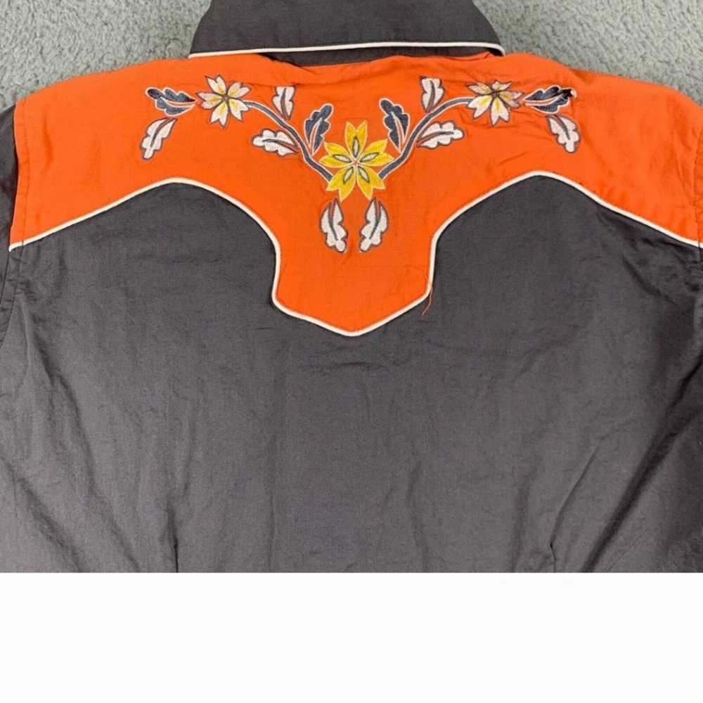 Reposhing Vintage Panhandle Womens Medium Brown Orange Western shirt